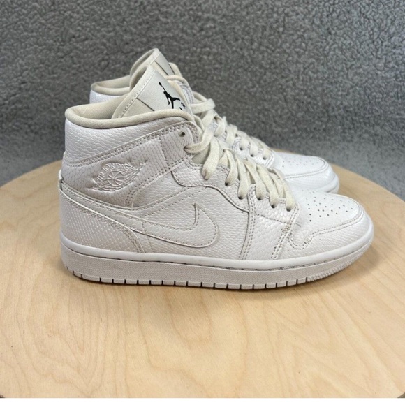 Nike Air Jordan 1 Mid Womens Shoes Size 6 White Snakeskin Leather Sneakers Retro - Picture 9 of 9